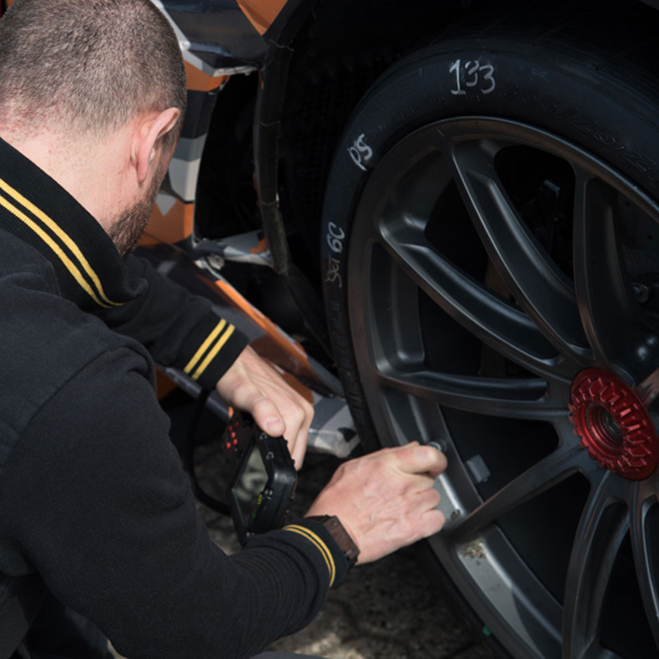 Rengaspaineen tarkistus